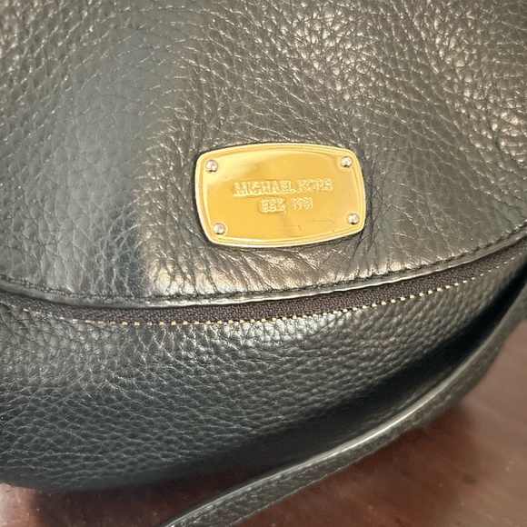 Michael Kors Small Bedford Flap - Picture 3 of 10